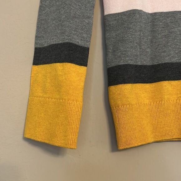 Tommy Hilfiger Stripe V-neck Lightweight Sweater - Size XXS - Picture 3 of 9